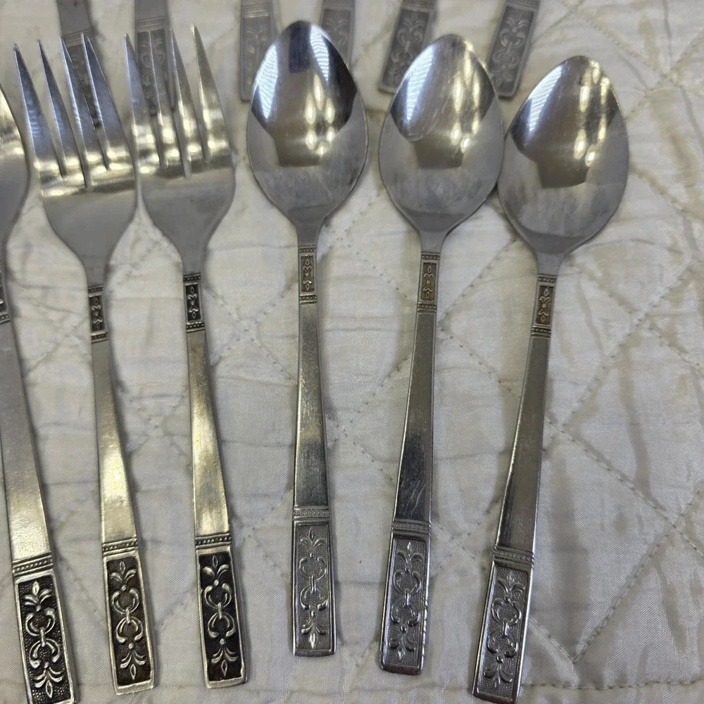 Vintage MCM Customcraft Fleur De Lis Flatware Silverware 15-Piece Set Stainless